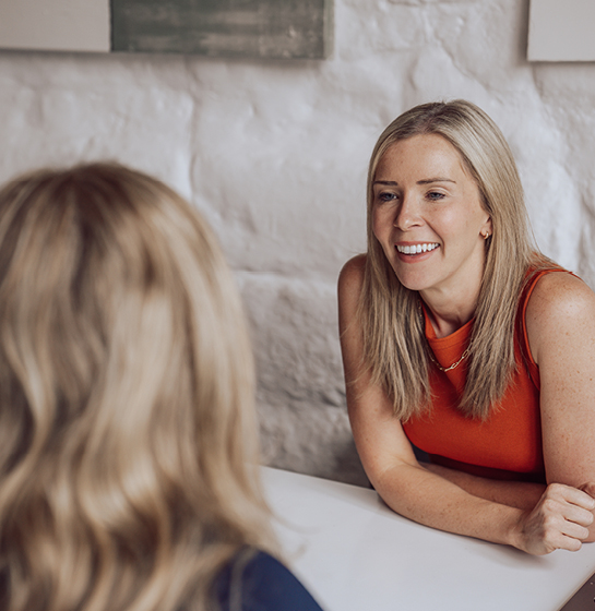 Sophie supporting her client during a collaborative leadership coaching session.